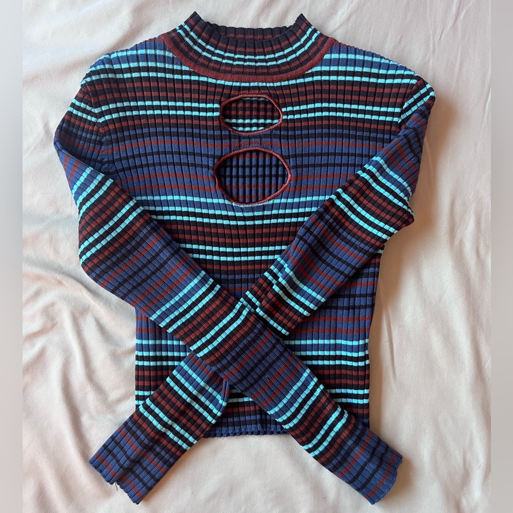 Cropped long sleeve shirt!